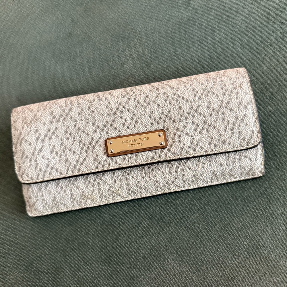 Michael Kors Logo Bifold Wallet